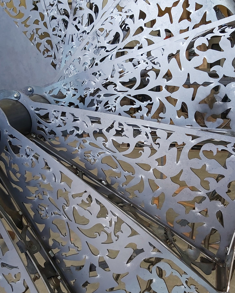 Escalier dentelle fleurit